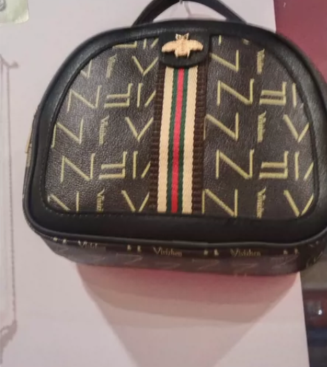 时尚潮流女包 感兴趣的话点“我想要”和我私...