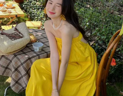 一字肩抹胸连衣裙女夏季新款法式海边度假沙滩...
