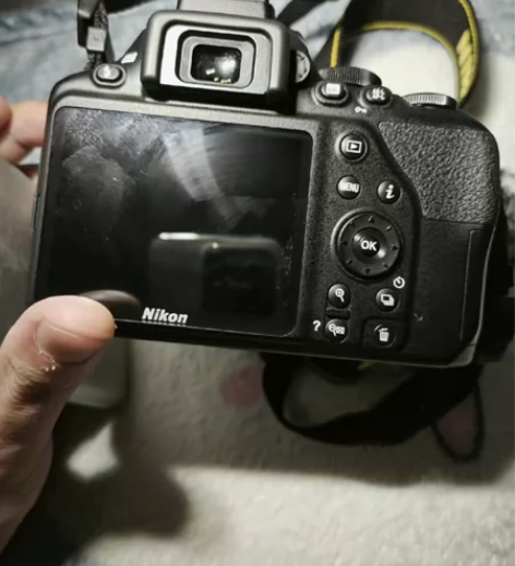 尼康D3500 成色如图，实物拍摄 功能正...