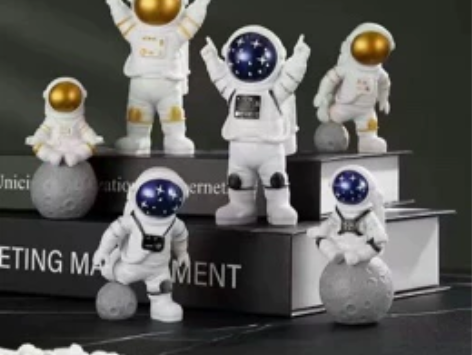 标题：宇航员摆件太空人模型 【因老板破产，...