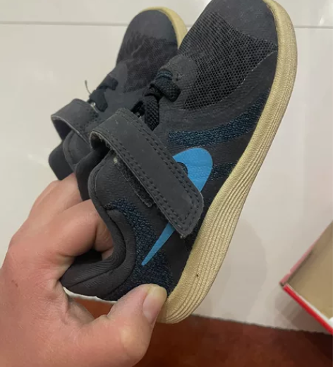 nike 8c 没有刷 放着氧化了 感兴趣...