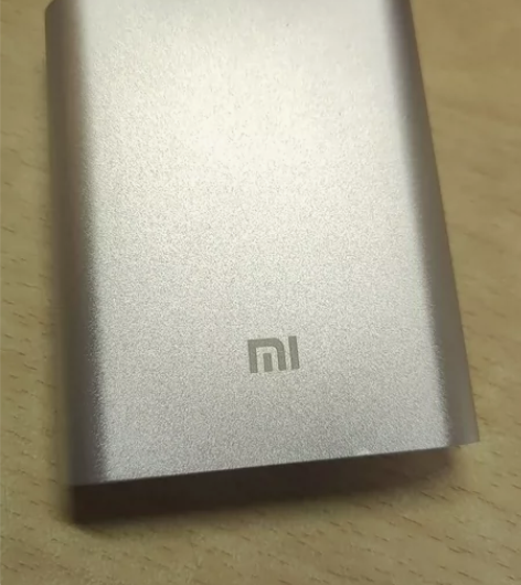 付邮送小米充电宝，才发现坏了，两个月前还在...
