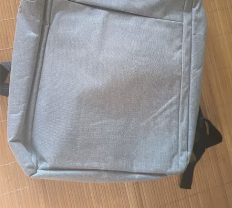 电脑包，买r9000p送的，便宜出。附送一...