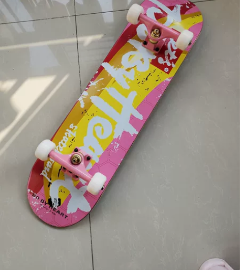 二手DBH滑板一套 板头板尾小磕碰，新手玩...