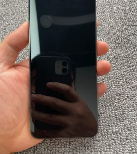 小米13，8?256，黑色，后置有轻微划痕...