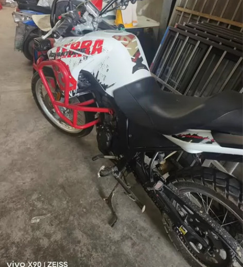 阿普利亚150，成色很新，5000公里。2...