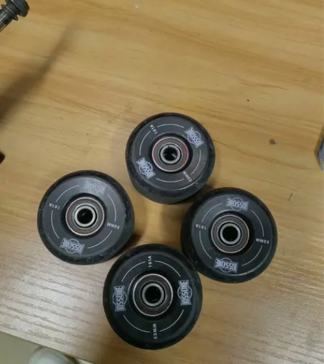 kissone滑板轮子，只有轮子20包邮，...