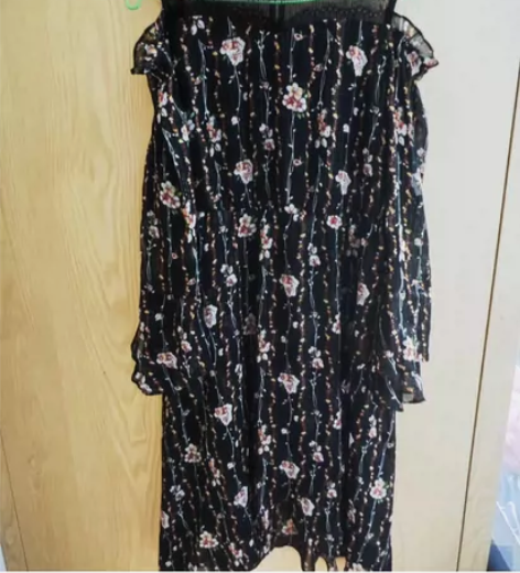 淑女碎花连衣裙，长袖，雪纺材质，全新仅试穿...