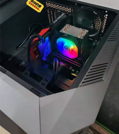 出售一台机械师未来战舰高配游戏主机，i5 ...