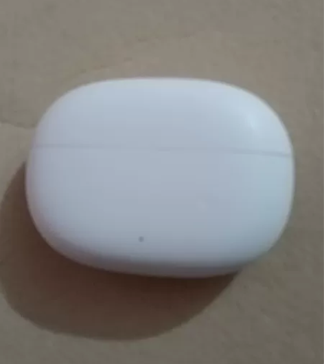 荣耀 Earbuds X3 充电仓外壳有明...