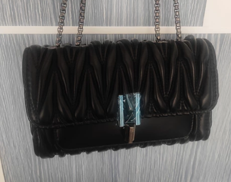 全新单肩斜挎包 感兴趣的话点“我想要”和我...