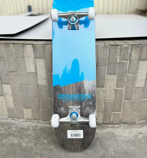 染色镂空设计双翘板滑板，专业板 懂的都懂。...