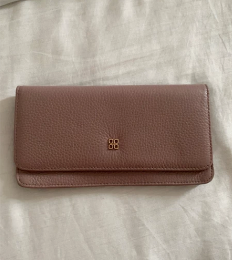 意尔康的女士钱包 质量很好的 买来的时候一...