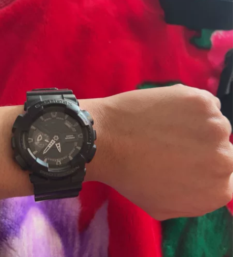 正品卡西欧运动表 9成新 电池没电 当时在...