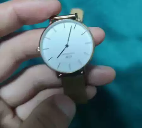 清一波闲置。DW 丹尼尔惠灵顿手表女 28...