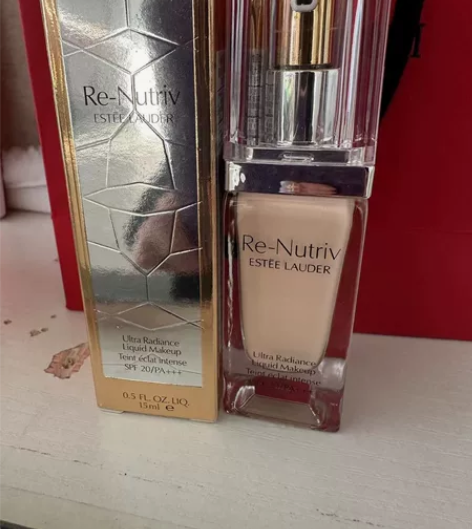 捡漏几个雅诗兰黛新款白金奢宠养肤粉底液15...