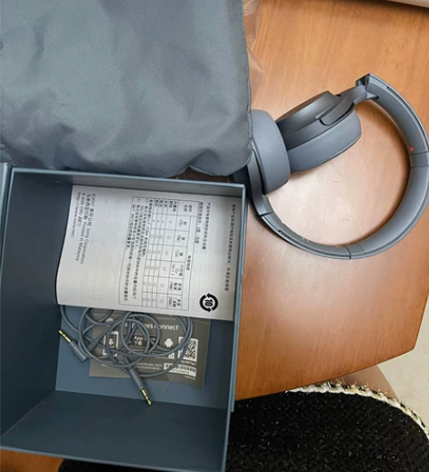 索尼耳机，型号WH-H800朋友送的就用过...