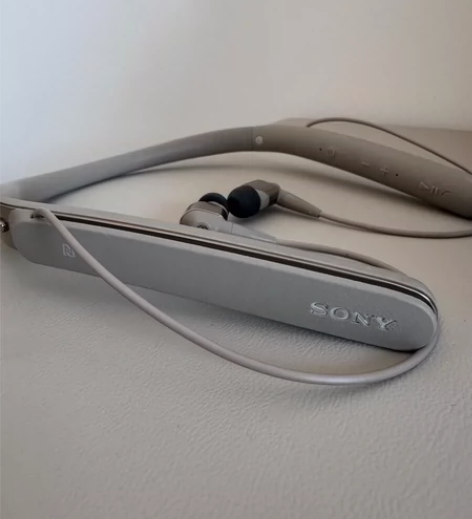 ?SONY耳机WI-1000X 配件齐全?...