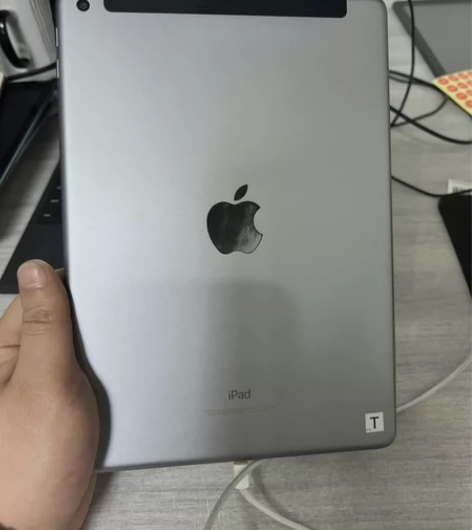 【个人闲置】自用ipad2018款128g...