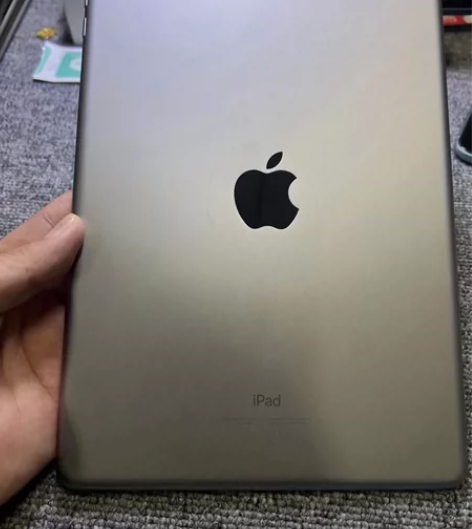 【低价】出售苹果平板iPad 第八代202...