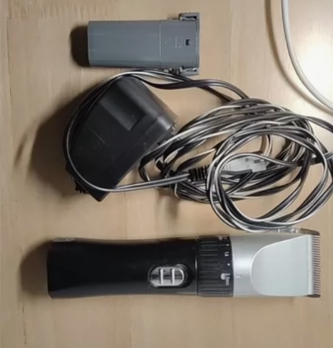 理发器 电池配件齐全 感兴趣的话点“我想要...