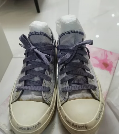 紫色鮀品帆布鞋36码，穿着非常舒服 感兴趣...