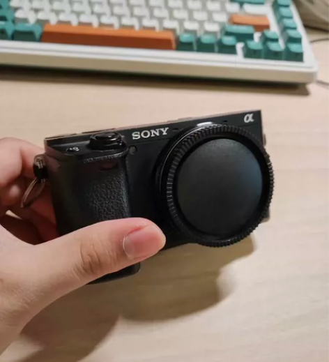 索尼a6400 成色如图，正常使用痕迹CO...
