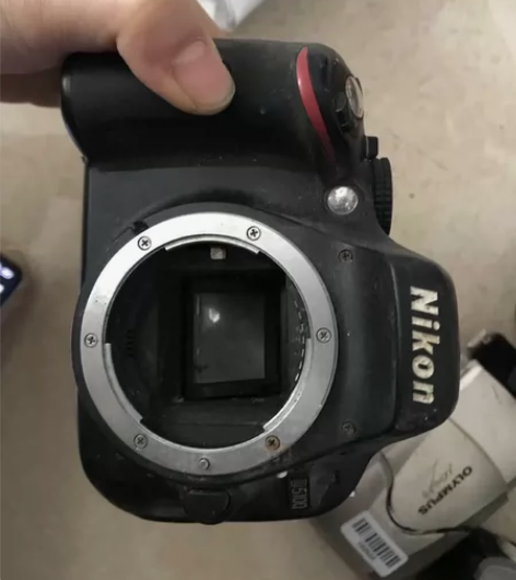 尼康D5100相机 没有电池测试，不包好坏...