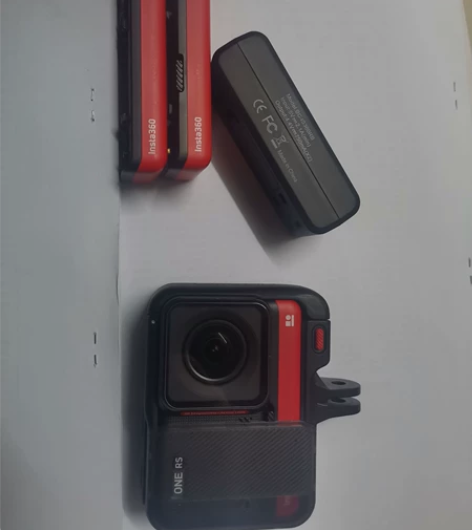 出insta360one r 4k镜头版本...