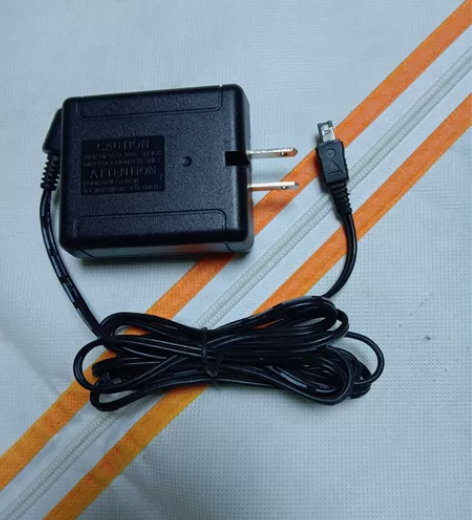 JVC摄像机11V方头电源适配器，型号AP...