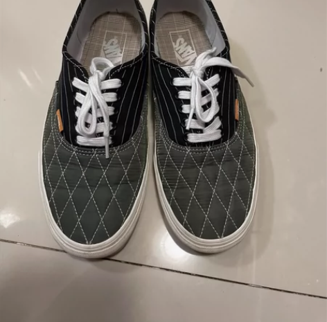Vans 板鞋 很新 上脚次数不多 轻微磨...