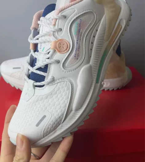 特步跑鞋女冬季运动鞋织物面女鞋正品鞋子轻便...