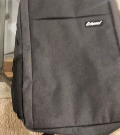 外交官 双肩包 全新 感兴趣的话给我留言吧...