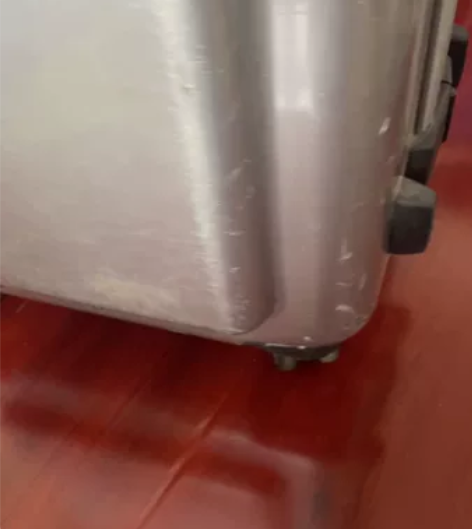 行李箱 贴纸可以吹风机吹掉 五成新