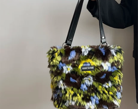 ?小众设计油画艺术毛绒托特包包女2022新...