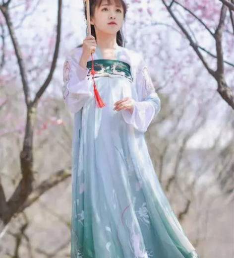 如梦霓裳  汉服齐胸襦裙[行云涧]小鹿绣花...