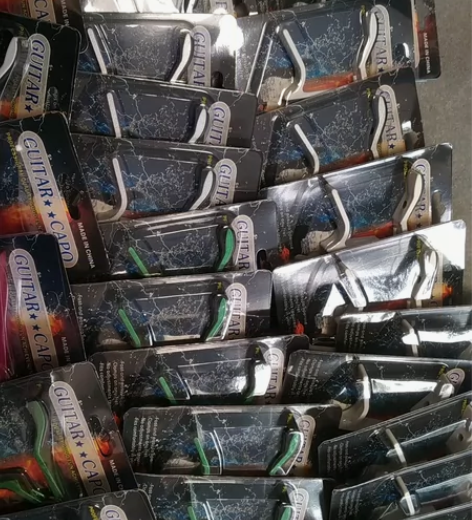 吉他变调夹 全新 剩几十个要得来 感兴趣的...