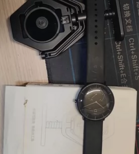米家石英表，没电了，换了一个硅胶表带，原装...