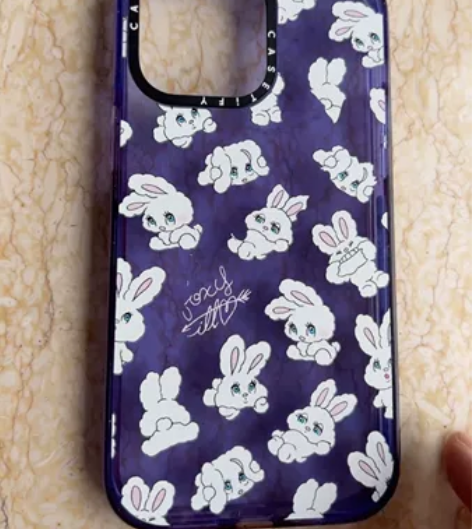 几乎全新，没有明显污渍划痕。手机壳保护壳，...