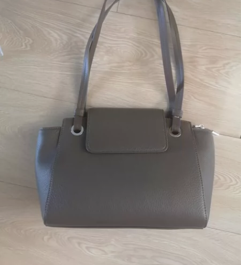 实用百搭牛皮背包 感兴趣的话点“我想要”和...