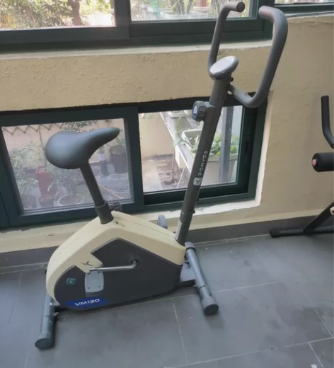 迪卡侬动感单车。一直闲置，几乎没用，闲置到...