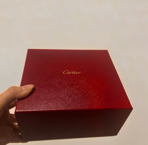 卡地亚手表外盒外盒外盒，没有内盒 感兴趣的...
