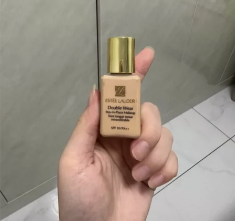 雅诗兰黛DW粉底液15ml小样 用过两次...
