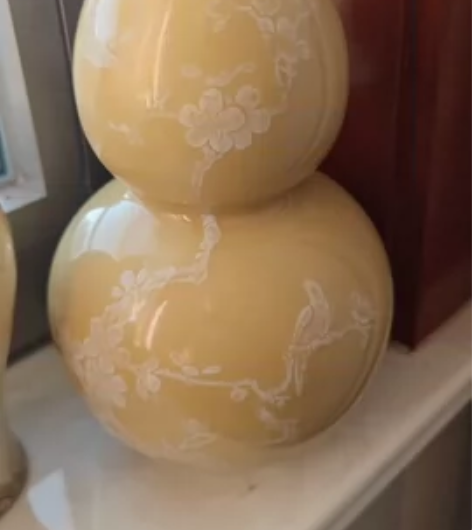 70年代  景德镇  米黄釉 堆白葫芦瓶 ...