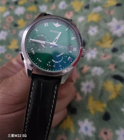 欧品客手表有钢带有盒子平时不怎么带便宜出了...