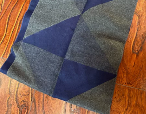 男士羊绒围巾 跟全新一样 感兴趣的话点“我...