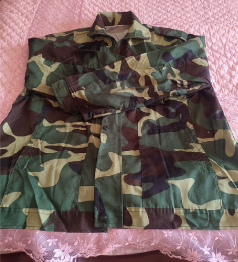 军训  迷彩上衣 感兴趣的话点“我想要”和...