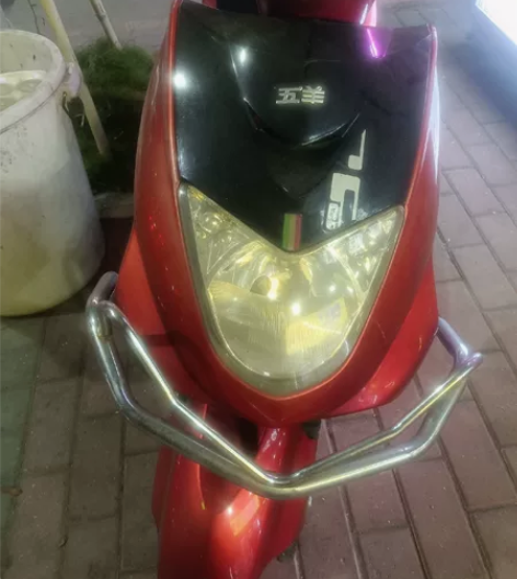 五羊大架子电动车5个电瓶，很新的1380元...