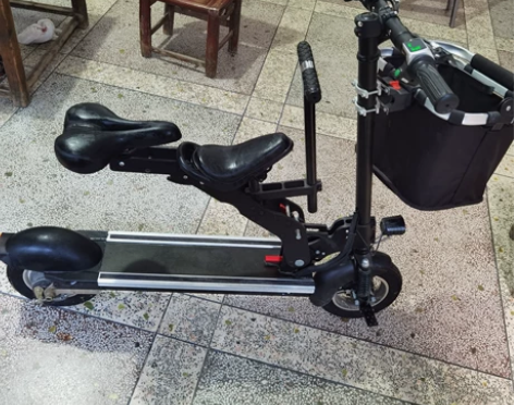 正步折叠电动车 带儿童座 自己配了篮子，手...