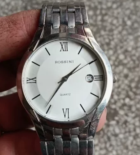 罗西尼石英手表，如图所示实物拍摄的。 感兴...